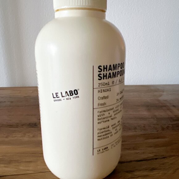 Le Labo Shampoo Hinoki - 8.5 fl.oz - Picture 2 of 5